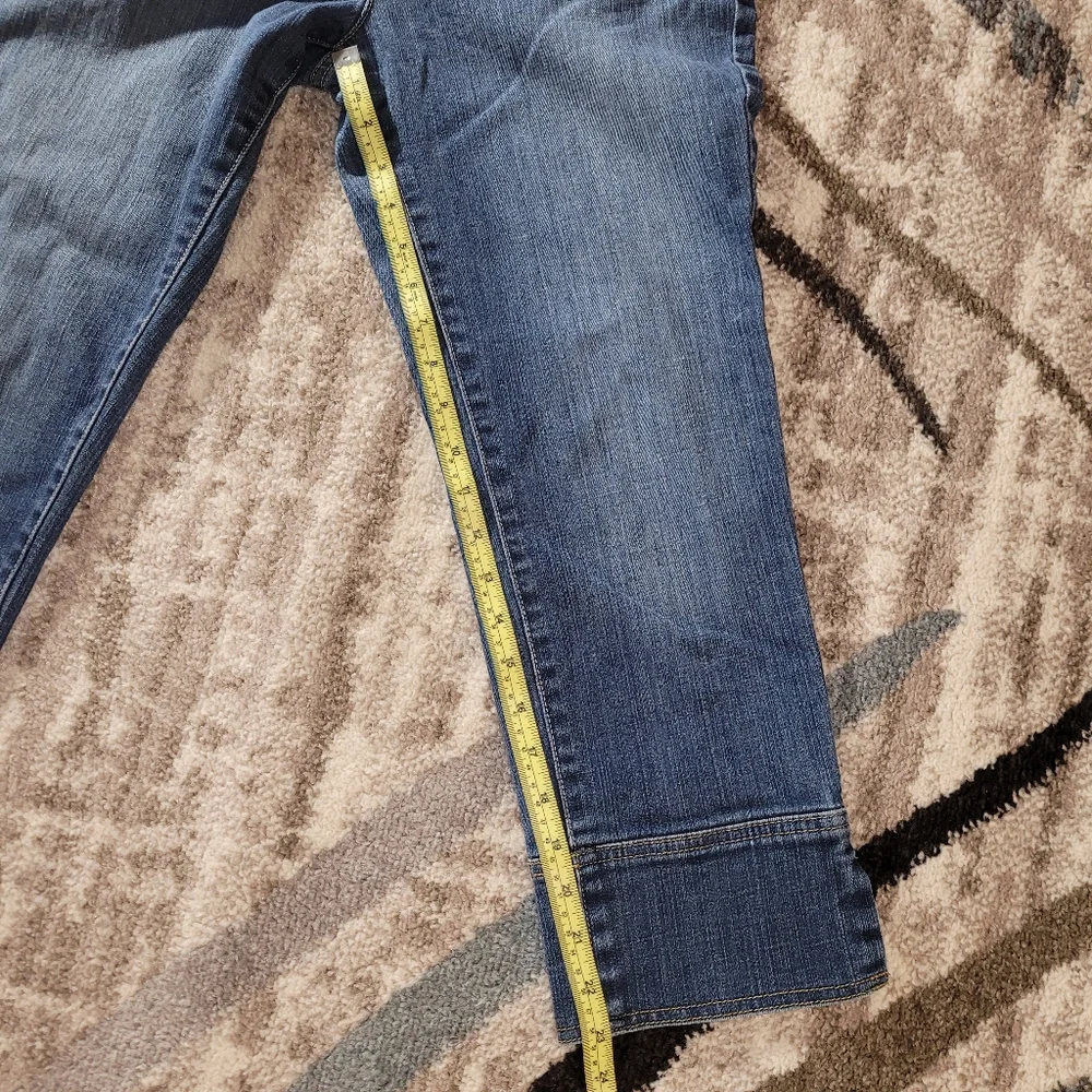 Vera Wang straight leg capri jeans size 6 - Picture 5 of 10